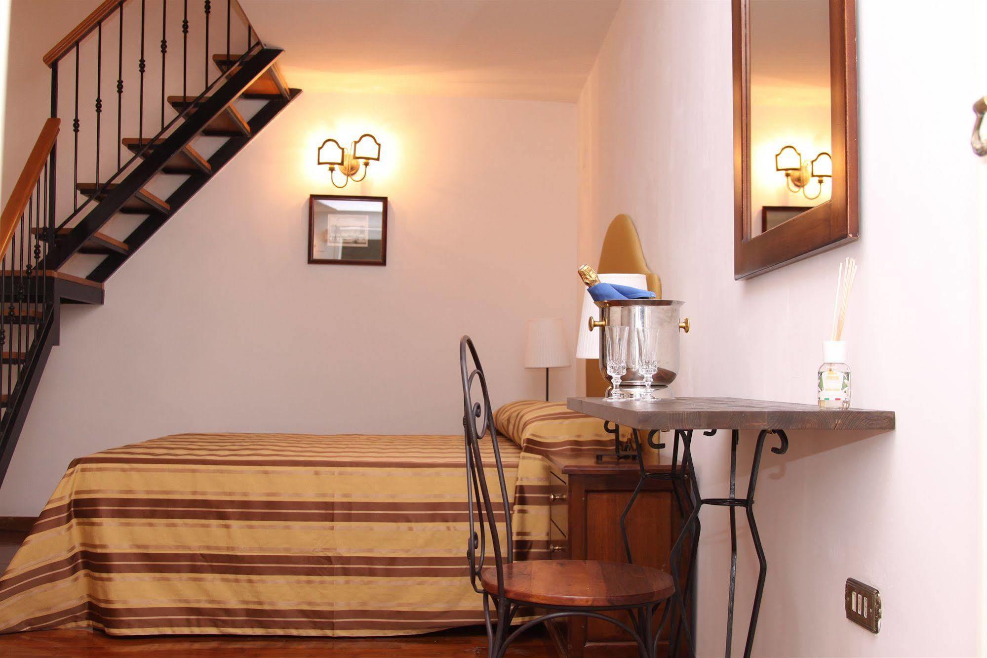 Palazzo Magnocavallo B&B Nápoly Kültér fotó