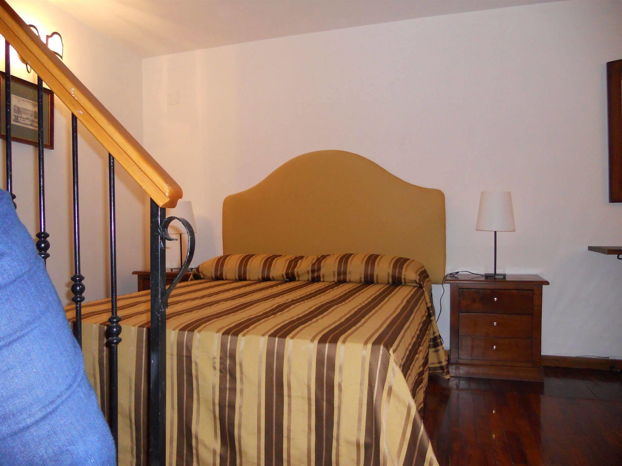 Palazzo Magnocavallo B&B Nápoly Kültér fotó